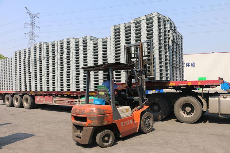 綠色環(huán)保的塑料托盤了解一下！